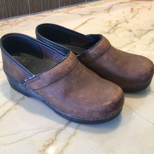 Dansko Clog - Brown